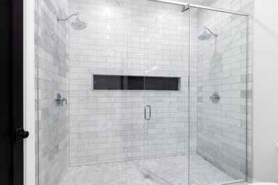 Corner Shower with Multi-Function Showerheads